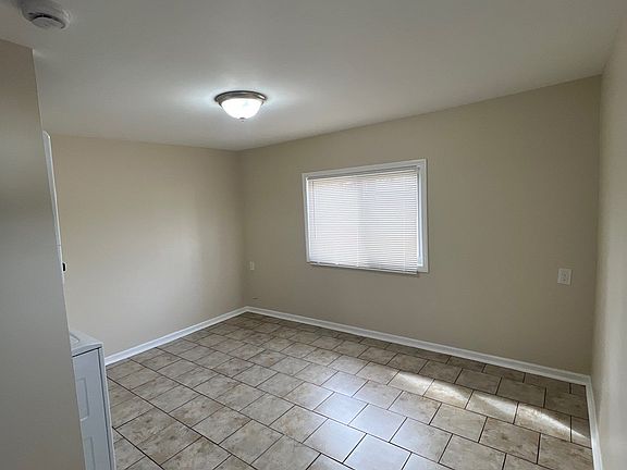 5th image of 17226 Lorenz Ave