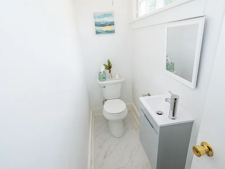 138 Harding Ave — Photo 11