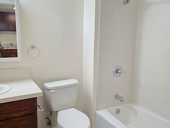 5th image of 101 Maluniu Ave APT 104