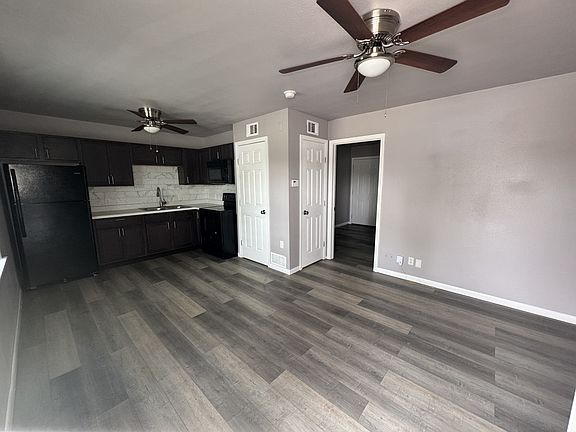 3rd image of 2834 Cedar Cir #4
