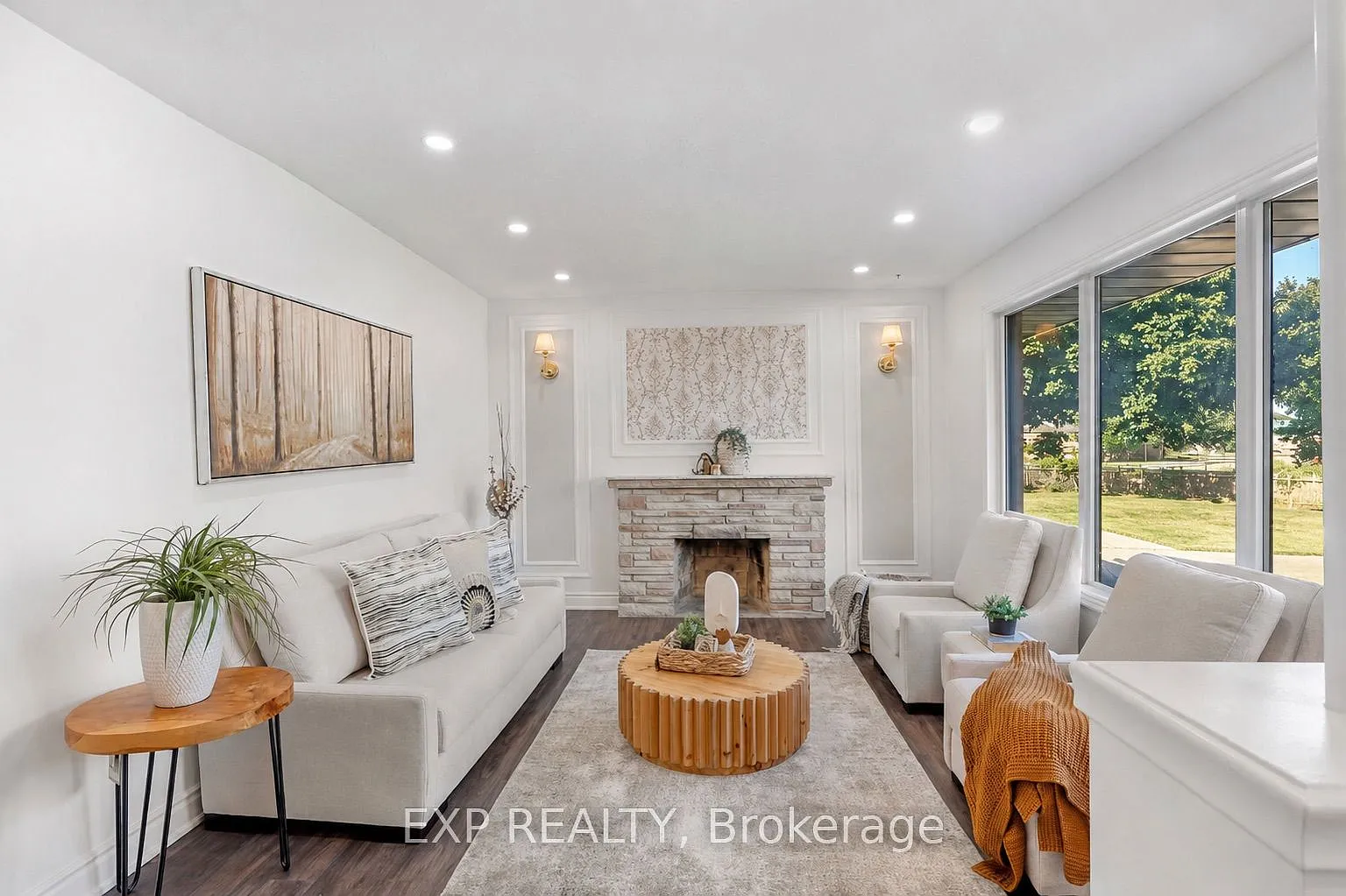 3 bed, $2,199 — Photo 1