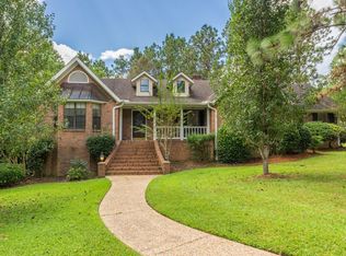 105 Dogwood Ln, Hattiesburg, MS 39402