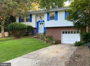 718 Calvert Ln, Fort Washington, MD 20744