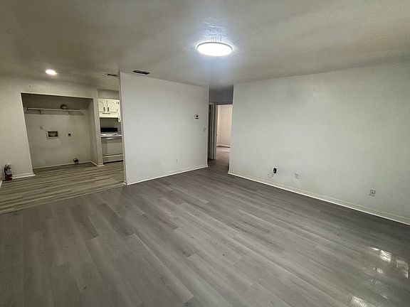 2nd image of 2404 SW 31st Pl #7