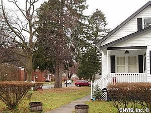 3rd image of 148 Maxwell Ave