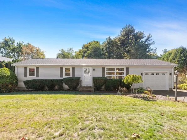 1036 Cohannet St, Taunton, MA 02780