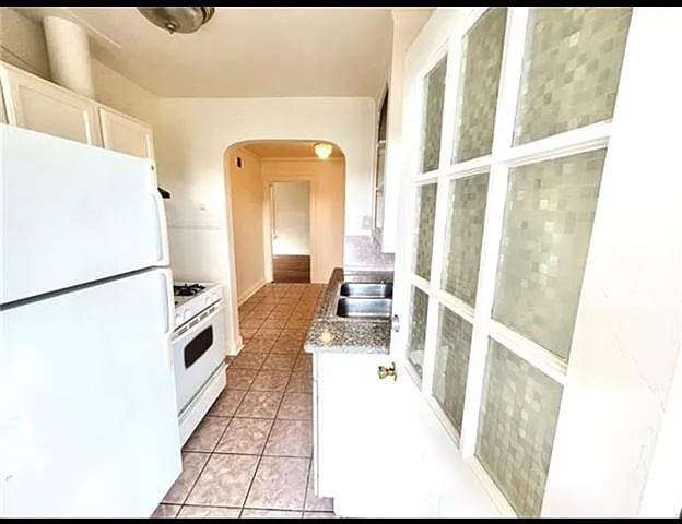 8841 S Claiborne Ave #C — Photo 8