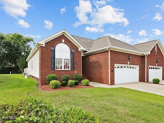 3rd image of 104 Commonsgate Drive