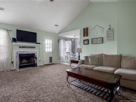 4th image of 109 Hawthorn Dr