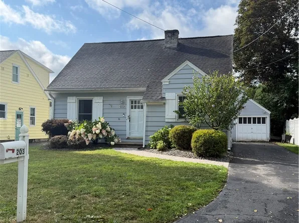 203 Miles Ave, Fayetteville, NY 13066