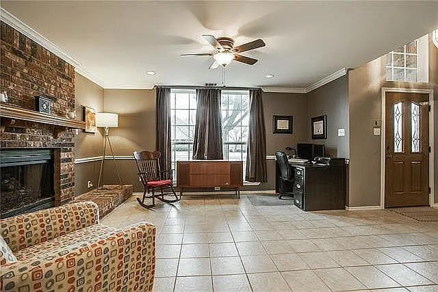 4 bed, 3.5 bath, 2789 sqft, $4,100 — Photo 2