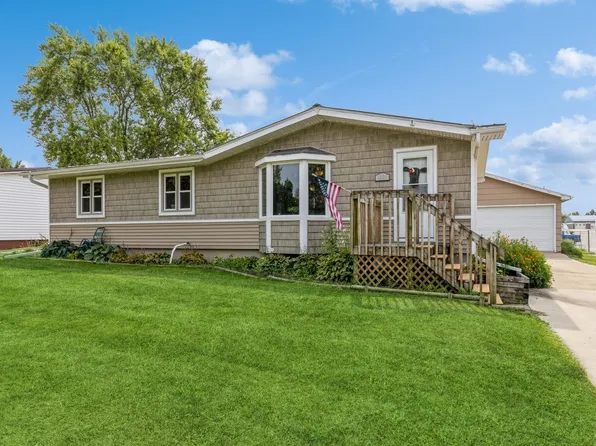 1809 W 3rd Pl, Indianola, IA 50125