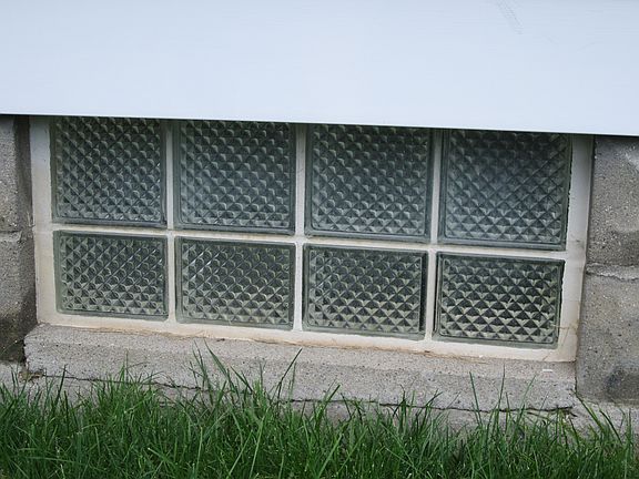 3rd image of 189 Windsor Dr