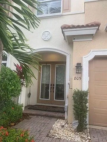 3 bed, 2.5 bath, 1947 sqft, $6,000 — Photo 3