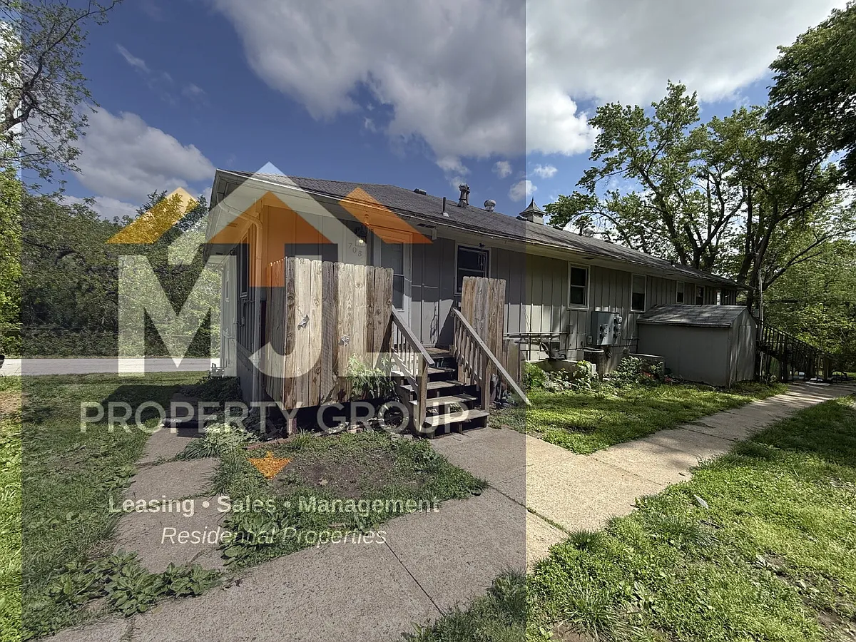 Building Photo - 708 N Willow Ave