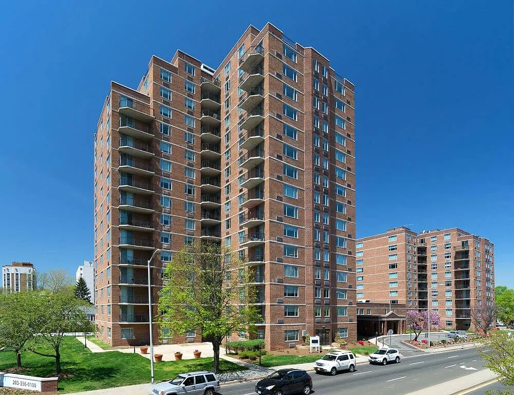 The Wescott Apartments — Photo 2
