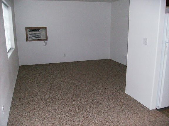 4th image of 722 NW Sunburst Ct
