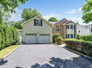 538 Burlington St, Paramus, NJ 07652