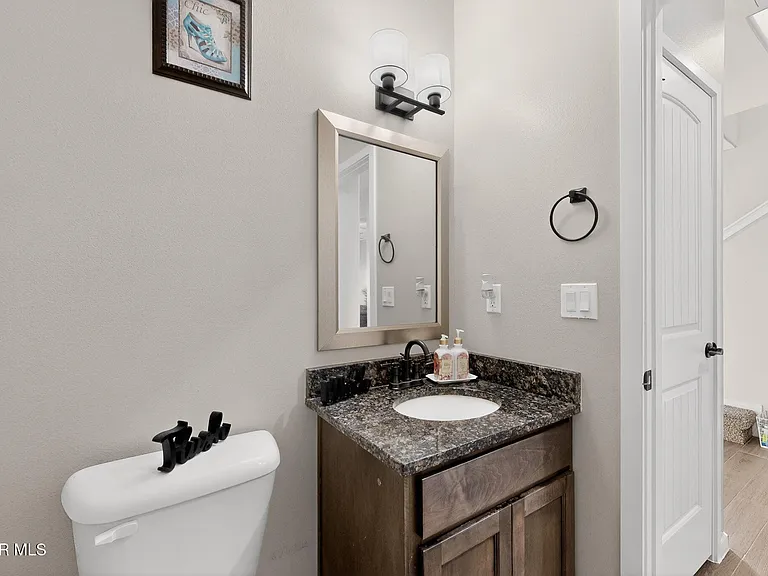 14717 Charles Foster Ave — Photo 19