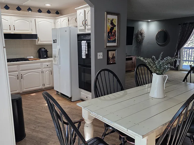 1729 Nob Hill Dr — Photo 8