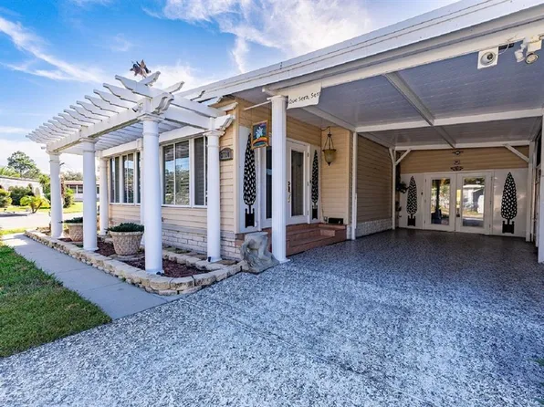 3720 Muller Dr, Zephyrhills, FL 33540