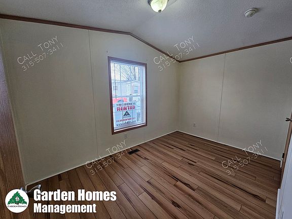 5th image of 202 Elm Ln