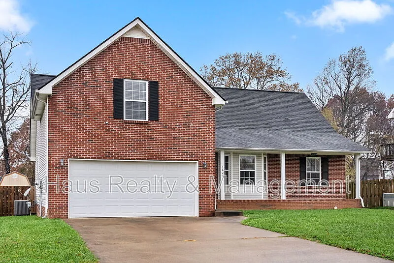 3 bed, 2.0 bath, 1905 sqft, $1,750 — Photo 2