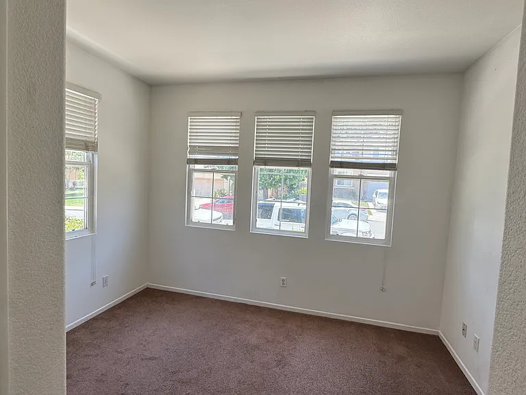 973 Yosemite Dr — Photo 15