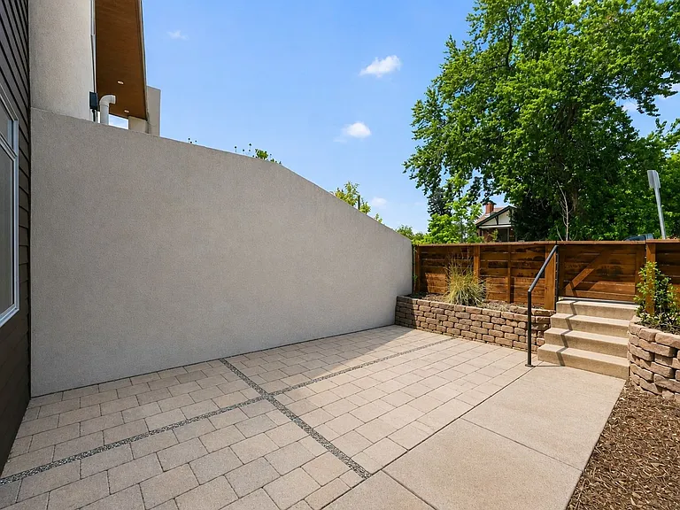 3200 Utica St — Photo 35