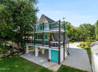 6085 Apache Dr, Kiln, MS 39556