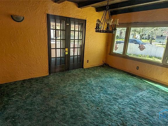 3rd image of 2903 Kenwood Blvd
