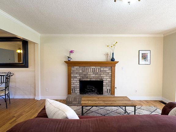 4th image of 405 Hueners Ln