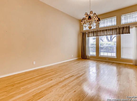5th image of 6215 Stable Creek Dr