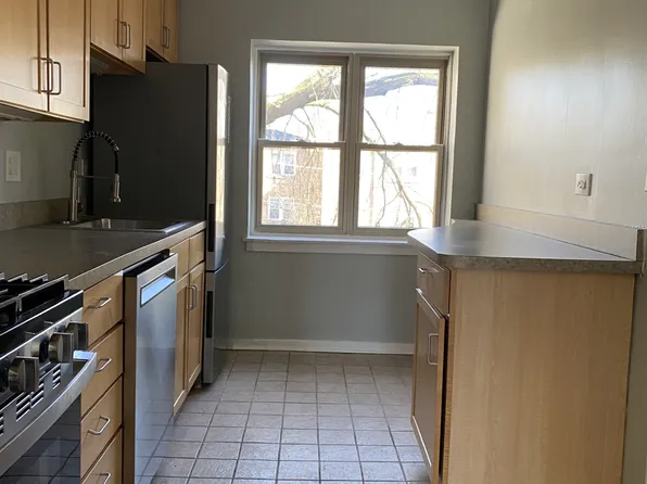 205 Custer Ave APT 2, Evanston, IL 60202