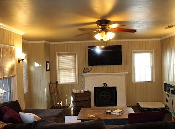 2nd image of 3253 Rogers Ave