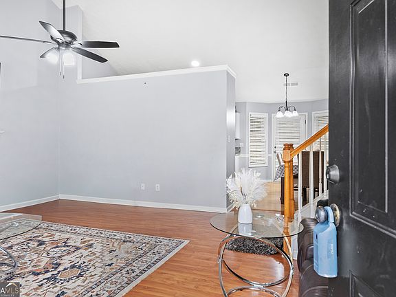 5th image of 1055 Grace Dr