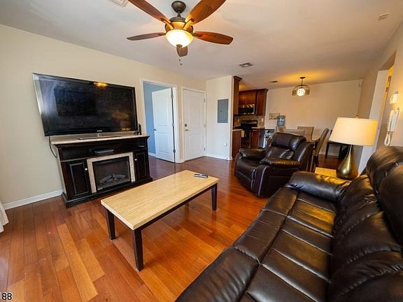 4th image of 555 Grant St Unit 303
