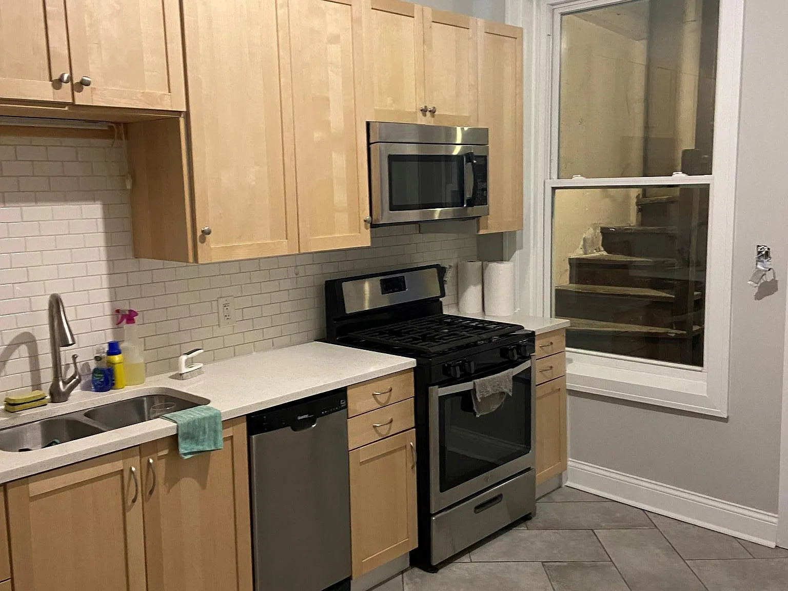 2 bed, 1100 sqft, $2,200 — Photo 4