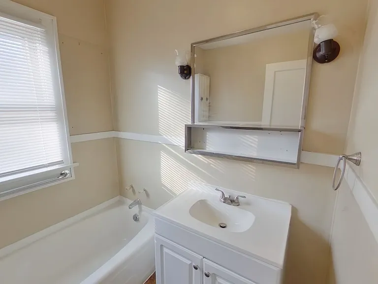207 S Erie Ave — Photo 11