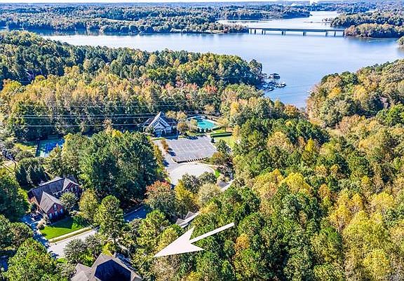 4th image of 112 Village Glen Way