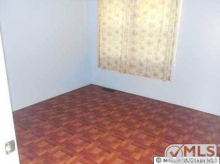 1st image of 10 Farm Ln