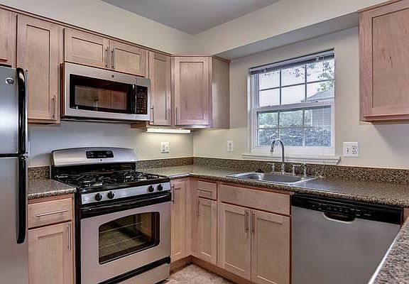 2nd image of 19 E Bellefonte Ave APT 302