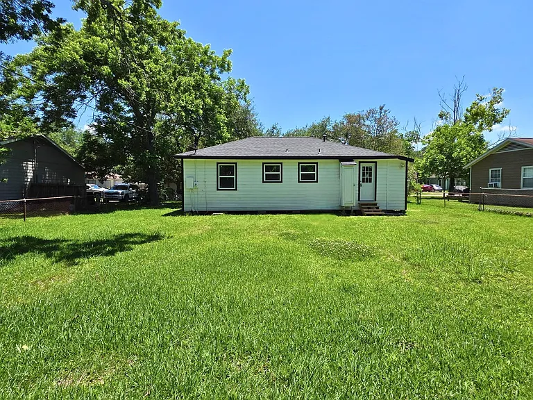 502 Azalea Dr — Photo 21