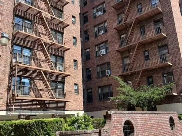 136-30 Sanford Avenue #5L, Flushing, NY 11355