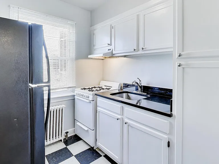 1724 N Quinn St #105 — Photo 1