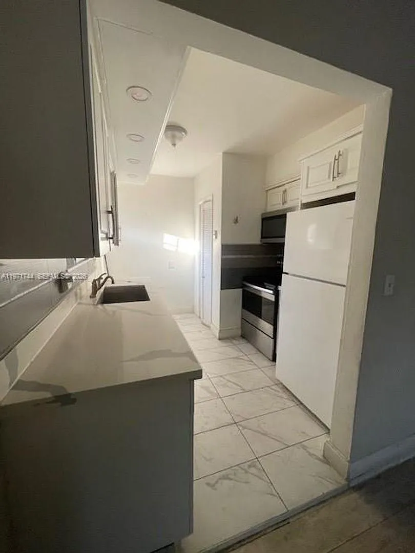 121 NE 169th Terrace, North Miami Beach, FL 33162 — Photo 1