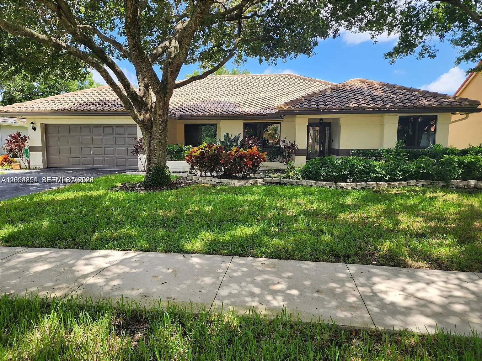 Forest Ridge Single Famil — Photo 1