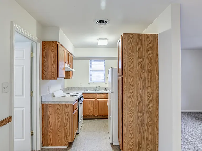 8 E Blackford Ave — Photo 2