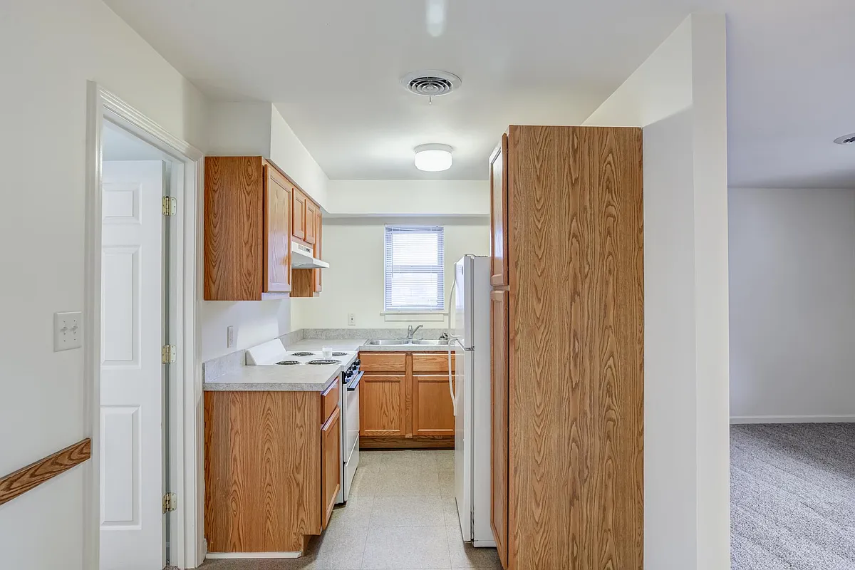 Building Photo - 8 E Blackford Ave