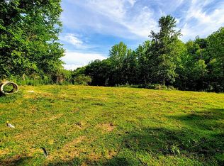 2000 Trent Fork Rd, Campton, KY 41301